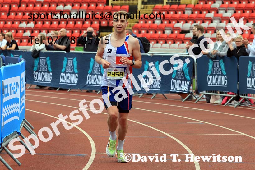 Gateshead Marathon, 2024 Gateshead Marathon, Half Marathon and 10k, Gateshead Stadium.  Photo: David T. Hewitson/Sports for All Pics